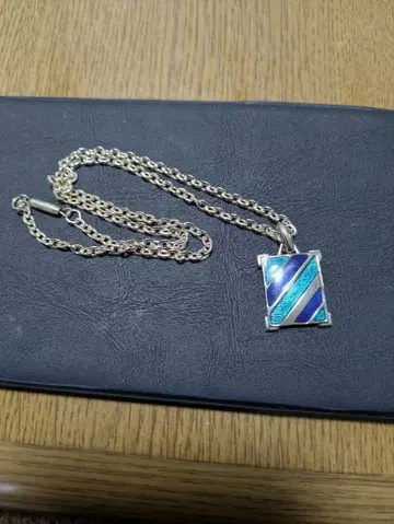 파랑과 그린 스트라이프 BIJOUX 펜던트 목걸이