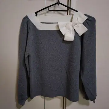 스트로베리 필드 리본 포함 그레이 긴팔 니트