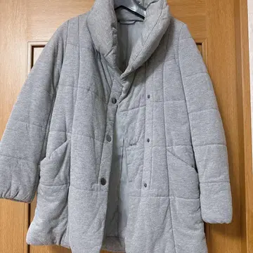 그레이 퀼팅 다운 자켓 GU 그레이 롱 다운 자켓