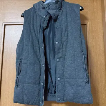 후드 부착 그레이 퀼팅 베스트 다운 베스트 베스트 후드 그레이 다운