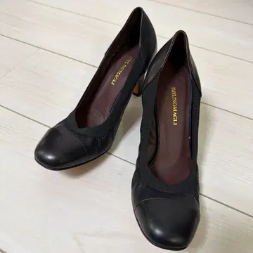 미사용 BRUNOMAGLI 펌프스 블랙 정품