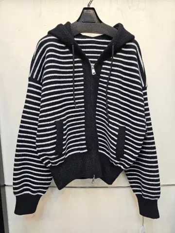 [ 새상품 ] 후드 부착 두꺼운 원단 니트 가디건 M~L