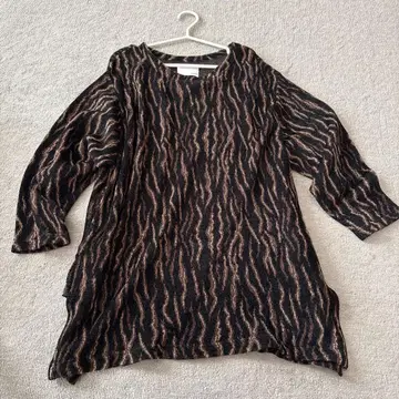 varde77 7부 소매 LEOPARD STRIPE KNIT