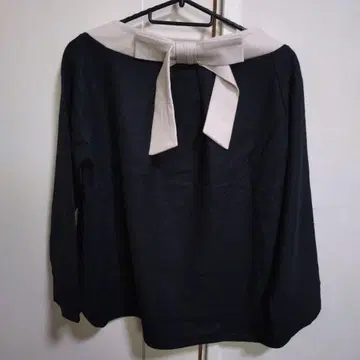 미사용 새상품 스트로베리 필드 리본 포함 긴팔 니트