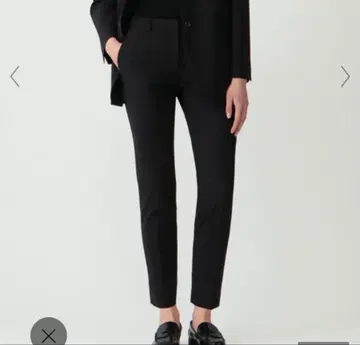 [한 번만 착용] Theory 띠어리 블랙 슬랙스 슬림핏