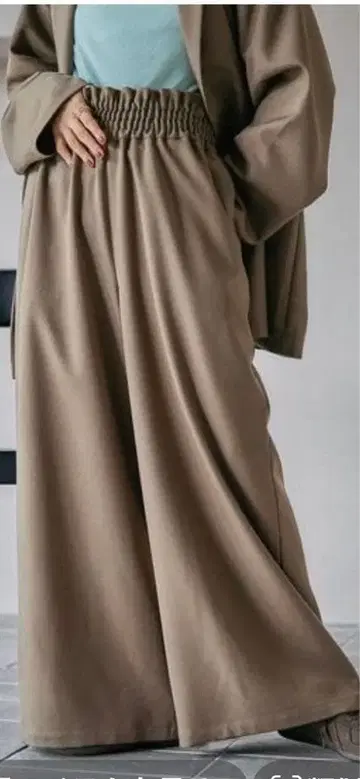 택 포함 미사용 새상품 개더 와이드 팬츠 AW 컬러 브라운