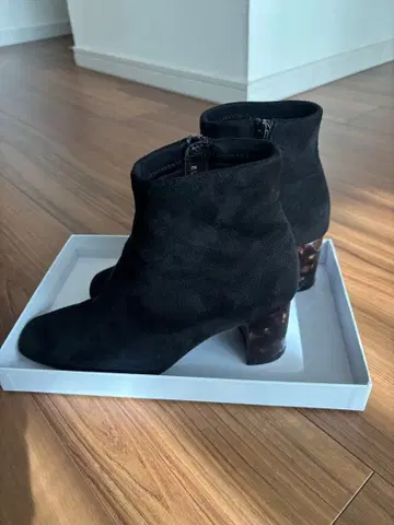 RANDA 블랙 스웨이드 부츠