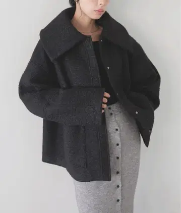 LIAN 컬 샤기 빅 칼라 코트