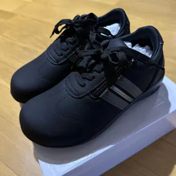 [새상품] 매일 신고 싶은 무릎 편한 신발 U 블랙 LL 사이즈