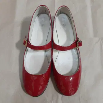 라테나체 에나멜 스트랩 슈즈