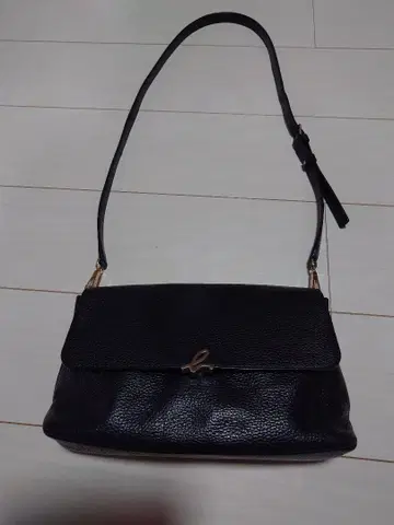 에네스베 블랙 가죽 숄더백