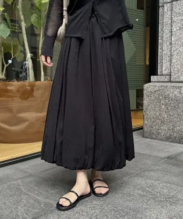 새상품 DOUDOU(두두) [WEB 한정판] 시어 멜란지 벌룬 스커트