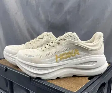 호카 오네오네 본디 9 스니커즈