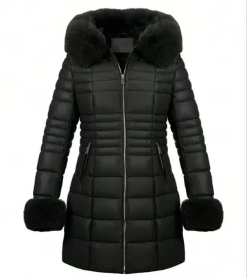 퍼 달린 블랙 다운 자켓