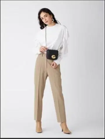 미라 오웬 센터 프레스 뒷밴딩 테이퍼드 팬츠