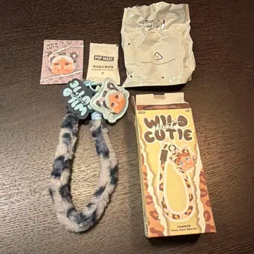 POP MART CRYBABY WILD CUTIE 스트랩