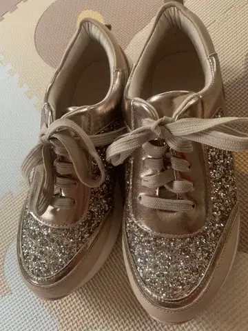 Vivian 글리터 골드 스니커즈