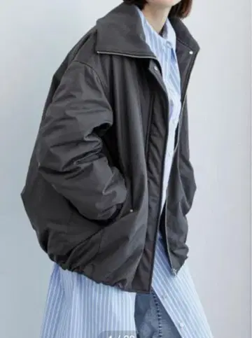 techichi 테치치 아우터 스탠드 리브 미들 기장 충전솜 블루종