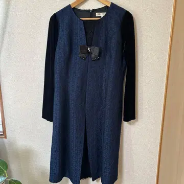 리본 포함 네이비 A라인 원피스