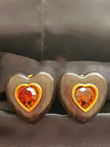 SONYA RYKIEL 하트형 빈티지 귀찌