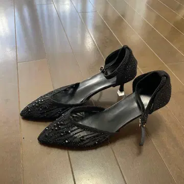 비즈 장식 블랙 스틸레토 하이힐