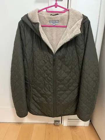 유니클로 퀼팅 보아 후드티 카키 XL 사이즈