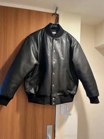 블랙 레더 봄버 자켓