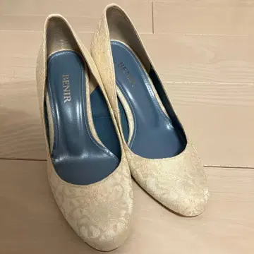 BENTIR 아이보리 레이스 펌프스