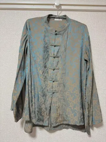 idem 페이즐리 새틴 차이나 블라우스