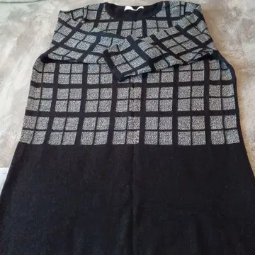 자유구 7부 소매 니트 원피스 튜닉 블랙과 그레이 체크 무늬