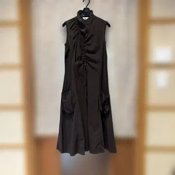 t.b 센소유니코 다크 브라운 슬리브리스 롱 원피스 40