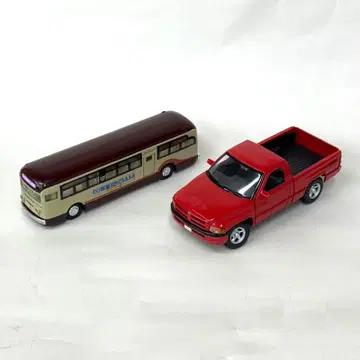 Dodge 픽업 트럭과 버스 미니카 세트