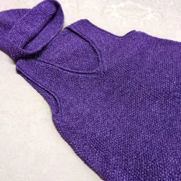 손뜨개질 적자색 니트 V넥 베스트와 캡