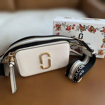 마크 제이콥스 숄더백 화이트/블랙