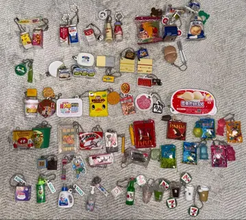 캡슐 토이 피규어 세트 다수