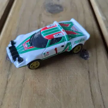 토미카 프리미엄 19 란치아 스트라토스 HF 랠리