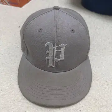 PHATRNK 그레이 캡