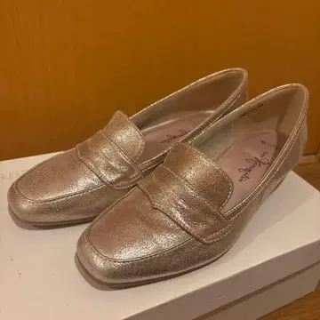 긴자 카네마츠 미스 슬렌더 골드 펌프스