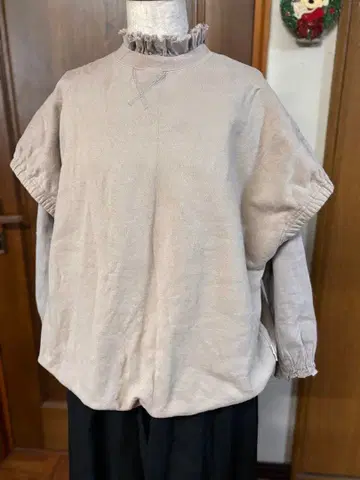 네스트로브 풀오버 베이지