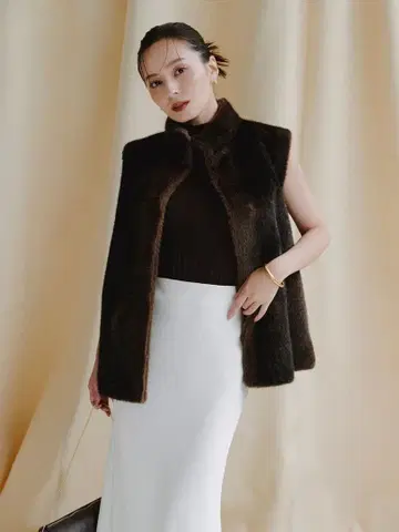 스탠드 카라 퍼 베스트 anuans