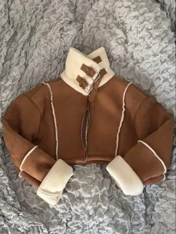 브라운 무스탕 코트 숏 기장 크롭 보아