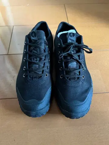 HI-TEC 블랙 캔버스 스니커즈