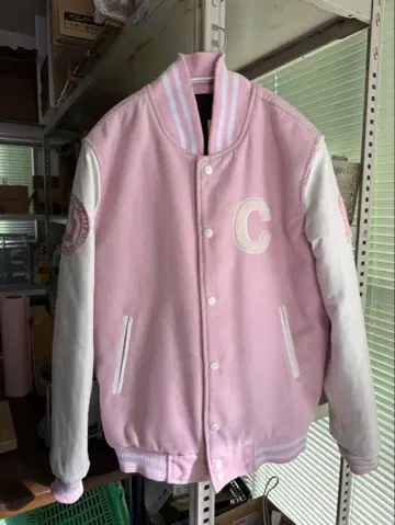 핑크 스냅 버튼 바시티 자켓