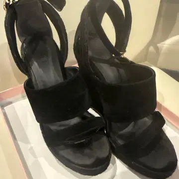 블랙 스웨이드 웨지힐 샌들 M 사이즈