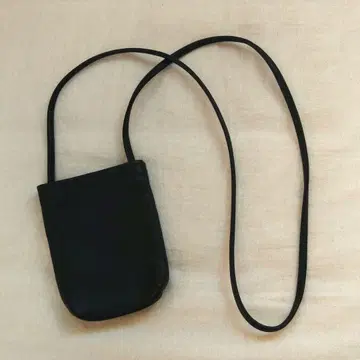 STILLBYHAND 가죽 넥 파우치