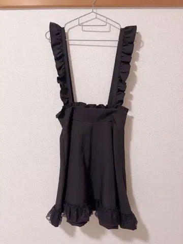 MARS 프릴 장식 블랙 플레어 스커트