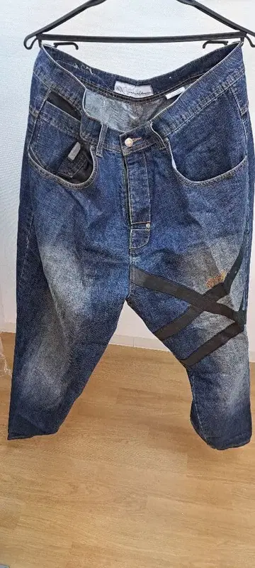 데미지 가공 인디고 블루 데님 팬츠