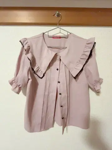 MARS 프릴 달린 핑크 반팔 블라우스