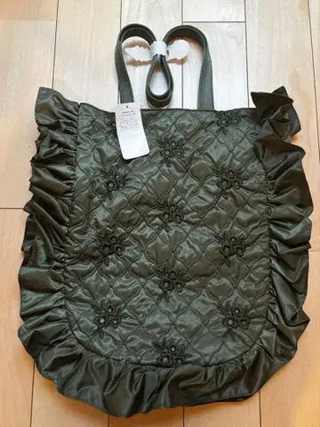 POPPY 아사기뇨 프릴 장식 퀼팅 토트백