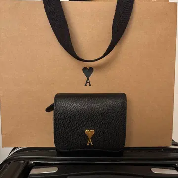 ami 블랙 가죽 접이식 지갑